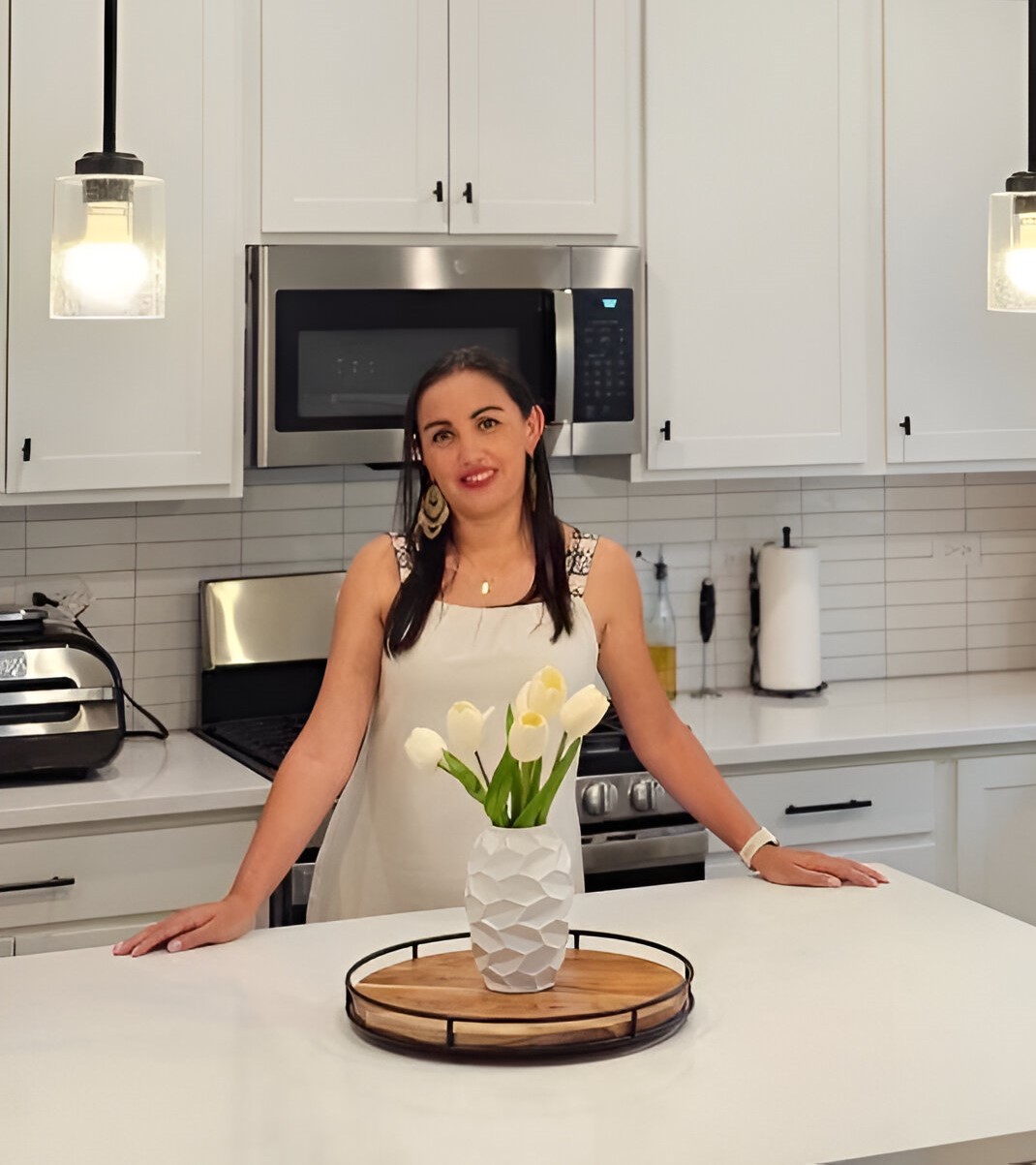 Hello, I’m Mayer Rey